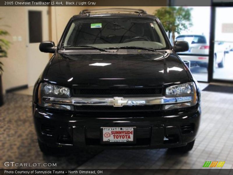 Black / Light Gray 2005 Chevrolet TrailBlazer LS 4x4