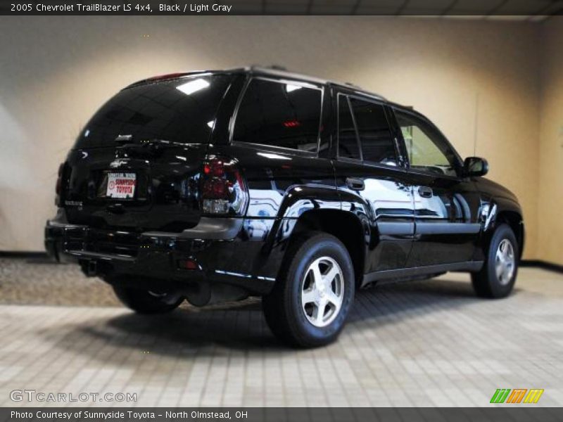Black / Light Gray 2005 Chevrolet TrailBlazer LS 4x4