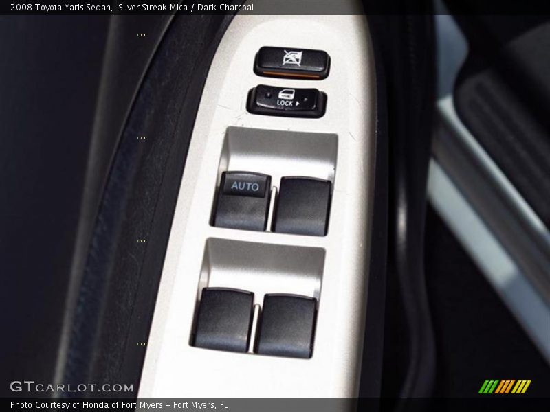 Silver Streak Mica / Dark Charcoal 2008 Toyota Yaris Sedan
