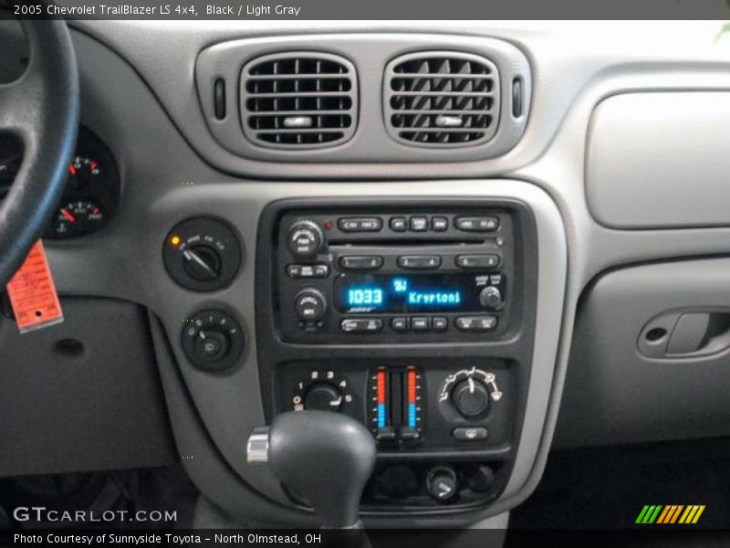Black / Light Gray 2005 Chevrolet TrailBlazer LS 4x4