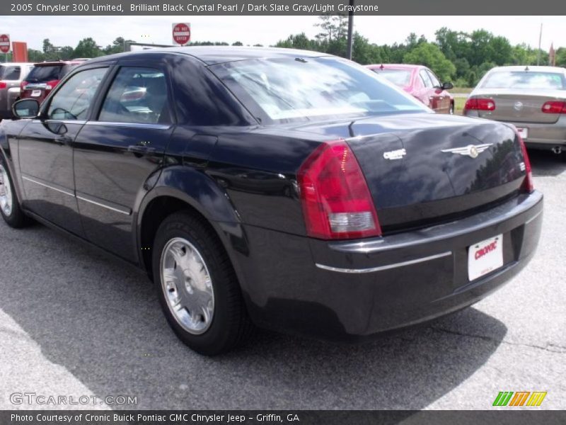 Brilliant Black Crystal Pearl / Dark Slate Gray/Light Graystone 2005 Chrysler 300 Limited