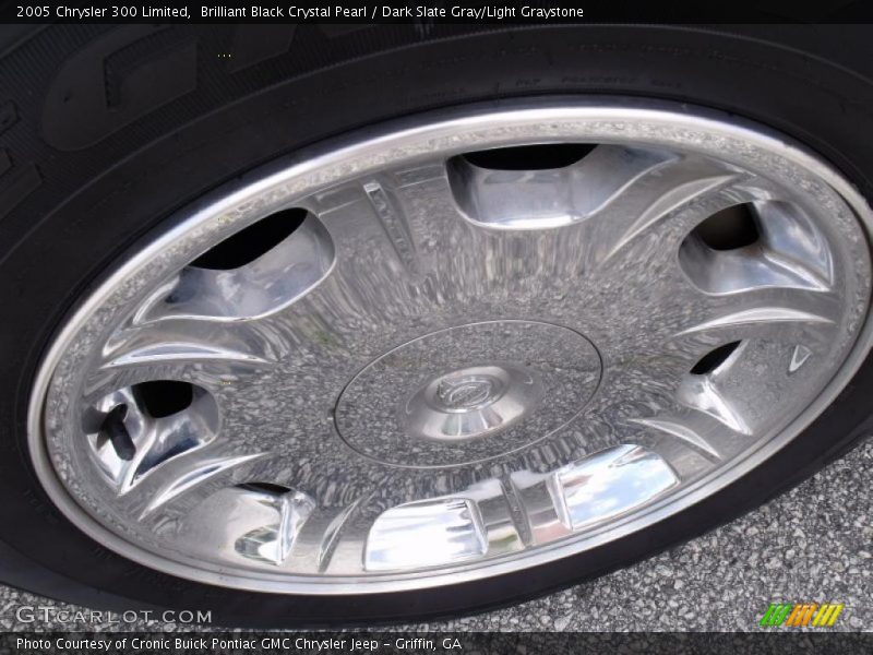 Brilliant Black Crystal Pearl / Dark Slate Gray/Light Graystone 2005 Chrysler 300 Limited