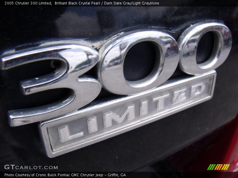 Brilliant Black Crystal Pearl / Dark Slate Gray/Light Graystone 2005 Chrysler 300 Limited