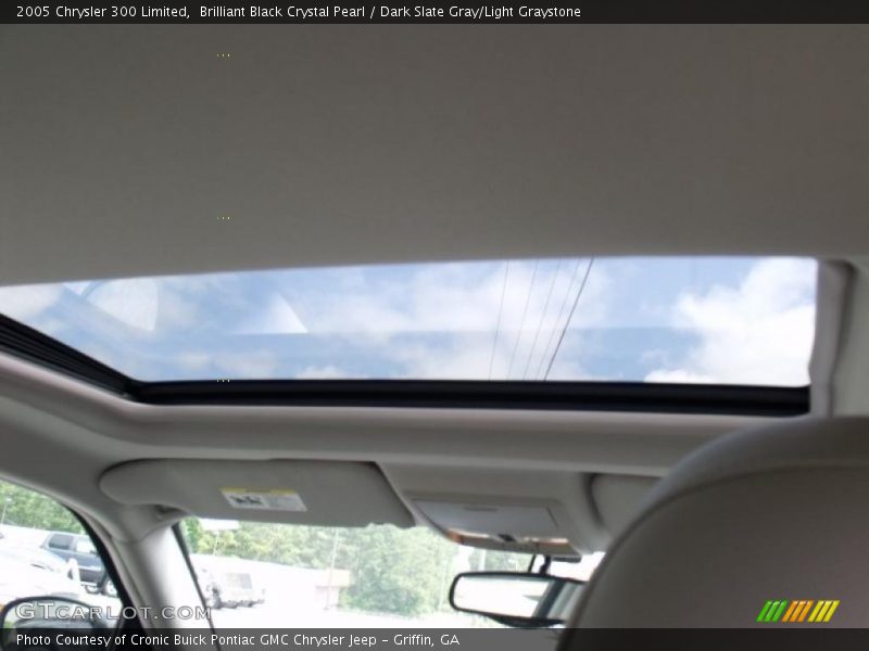 Brilliant Black Crystal Pearl / Dark Slate Gray/Light Graystone 2005 Chrysler 300 Limited