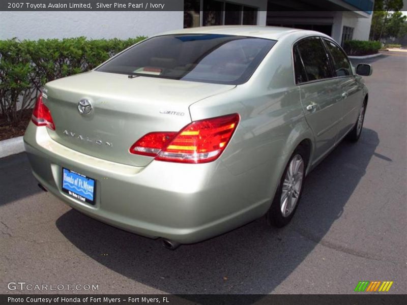 Silver Pine Pearl / Ivory 2007 Toyota Avalon Limited