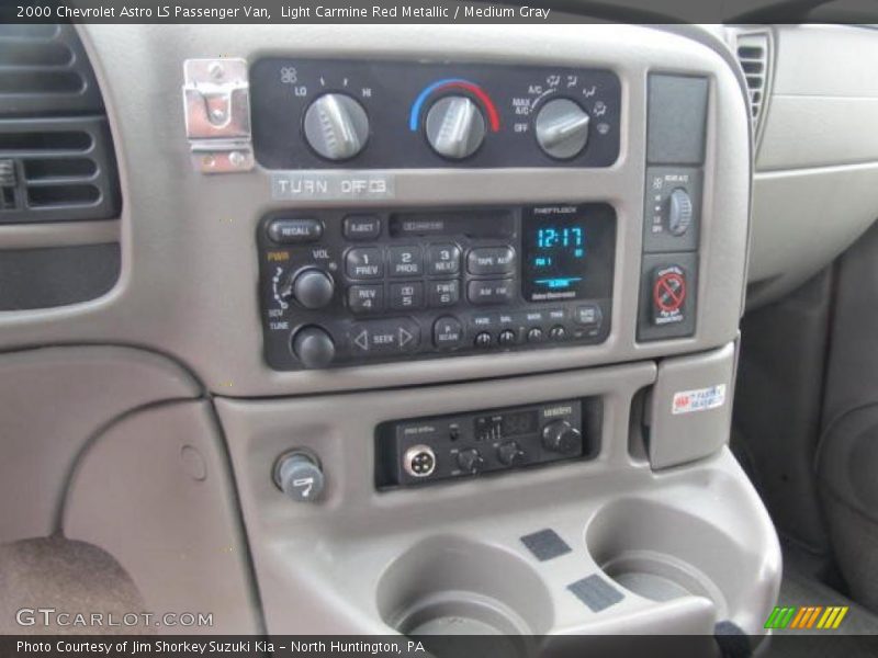 Controls of 2000 Astro LS Passenger Van