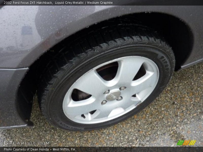 Liquid Grey Metallic / Medium Graphite 2002 Ford Focus ZX5 Hatchback
