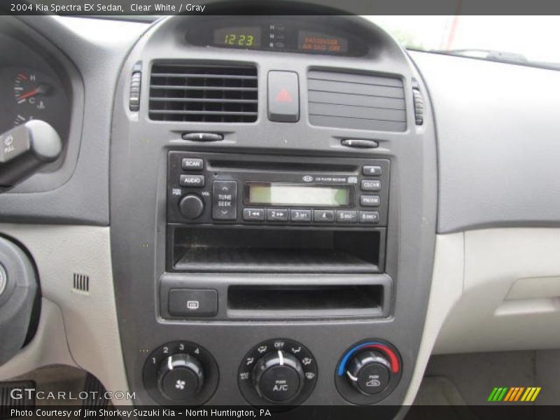 Clear White / Gray 2004 Kia Spectra EX Sedan