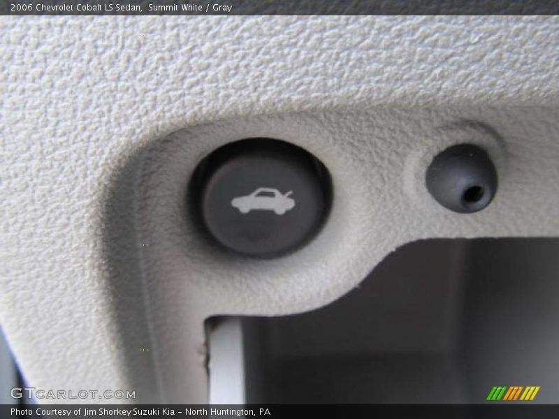 Summit White / Gray 2006 Chevrolet Cobalt LS Sedan