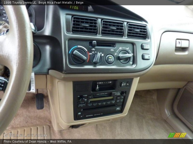Beige Mica Pearl Metallic / Beige 1998 Toyota Sienna LE