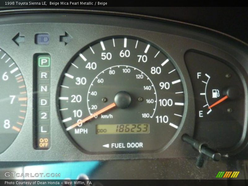 Beige Mica Pearl Metallic / Beige 1998 Toyota Sienna LE