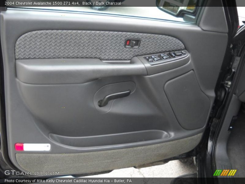 Black / Dark Charcoal 2004 Chevrolet Avalanche 1500 Z71 4x4