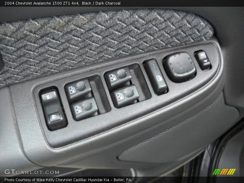 Black / Dark Charcoal 2004 Chevrolet Avalanche 1500 Z71 4x4