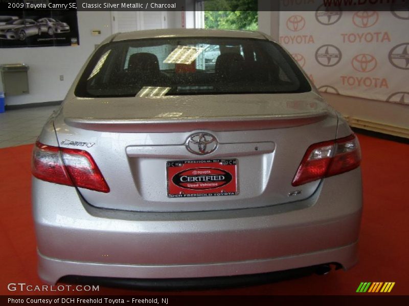 Classic Silver Metallic / Charcoal 2009 Toyota Camry SE