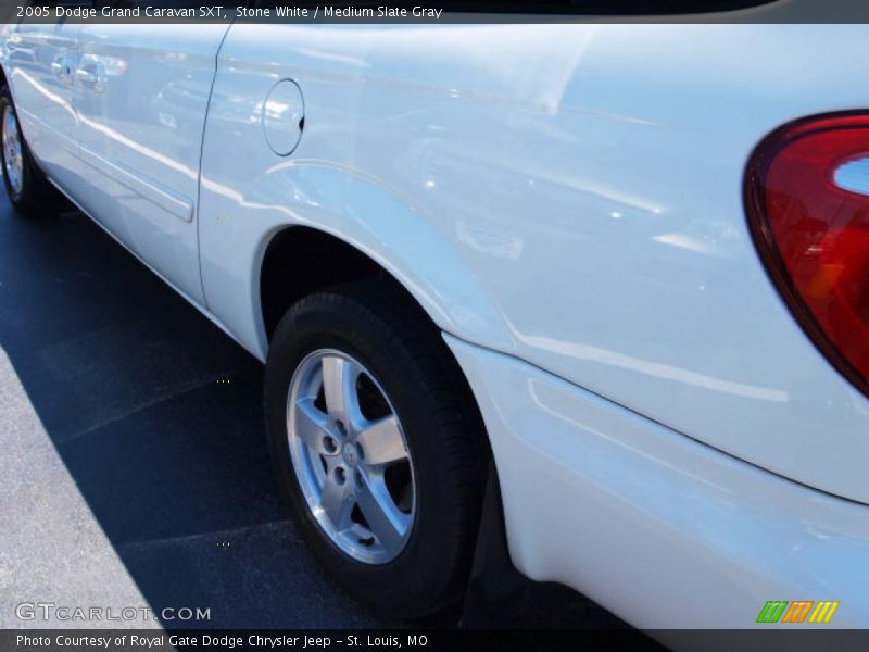 Stone White / Medium Slate Gray 2005 Dodge Grand Caravan SXT