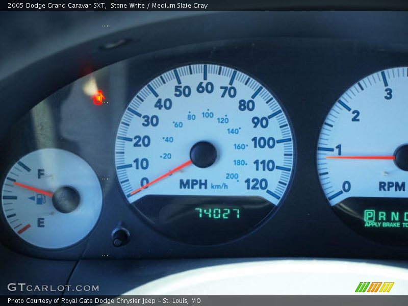 Stone White / Medium Slate Gray 2005 Dodge Grand Caravan SXT