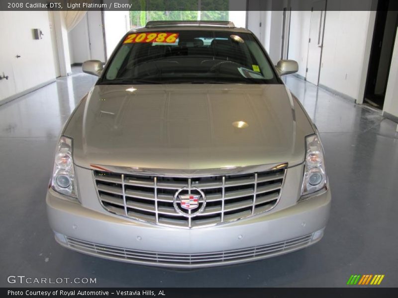 Light Platinum / Ebony 2008 Cadillac DTS