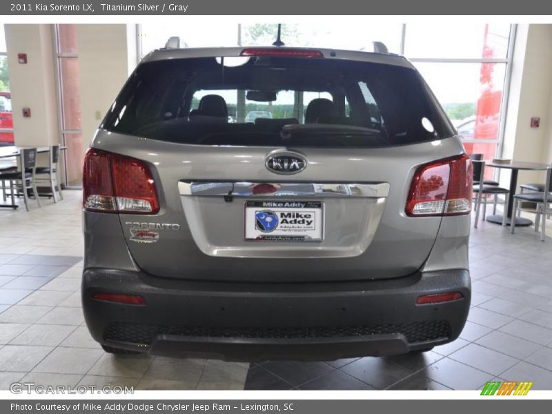 Titanium Silver / Gray 2011 Kia Sorento LX