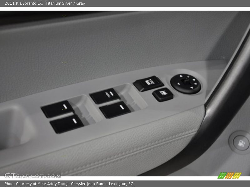 Titanium Silver / Gray 2011 Kia Sorento LX