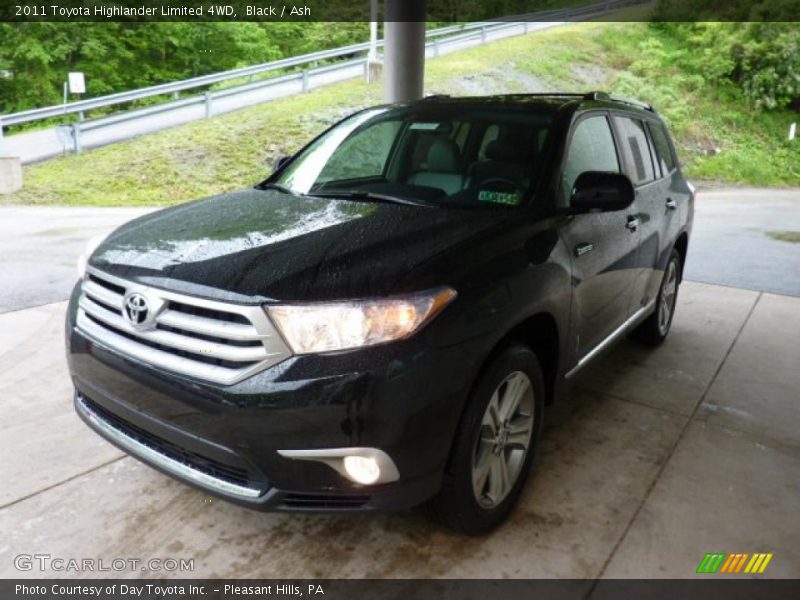 Black / Ash 2011 Toyota Highlander Limited 4WD