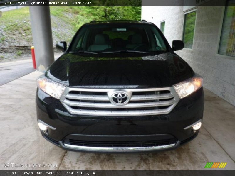 Black / Ash 2011 Toyota Highlander Limited 4WD