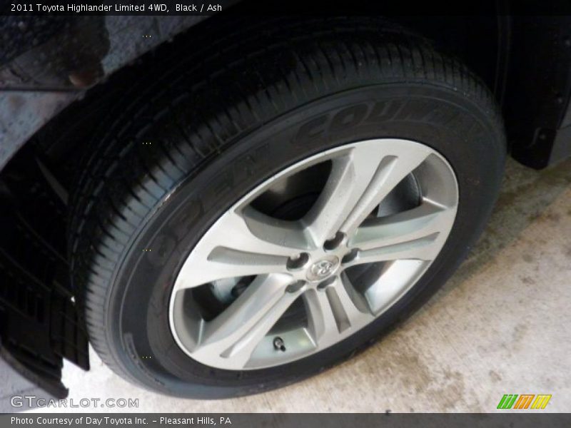 Black / Ash 2011 Toyota Highlander Limited 4WD