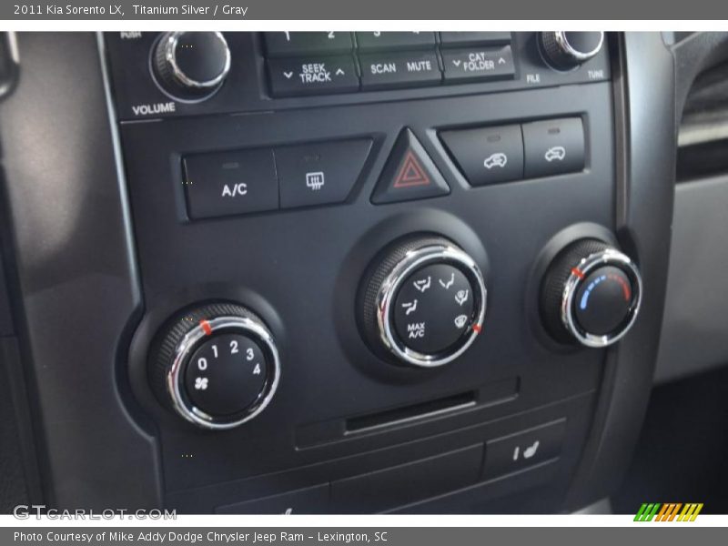 Titanium Silver / Gray 2011 Kia Sorento LX
