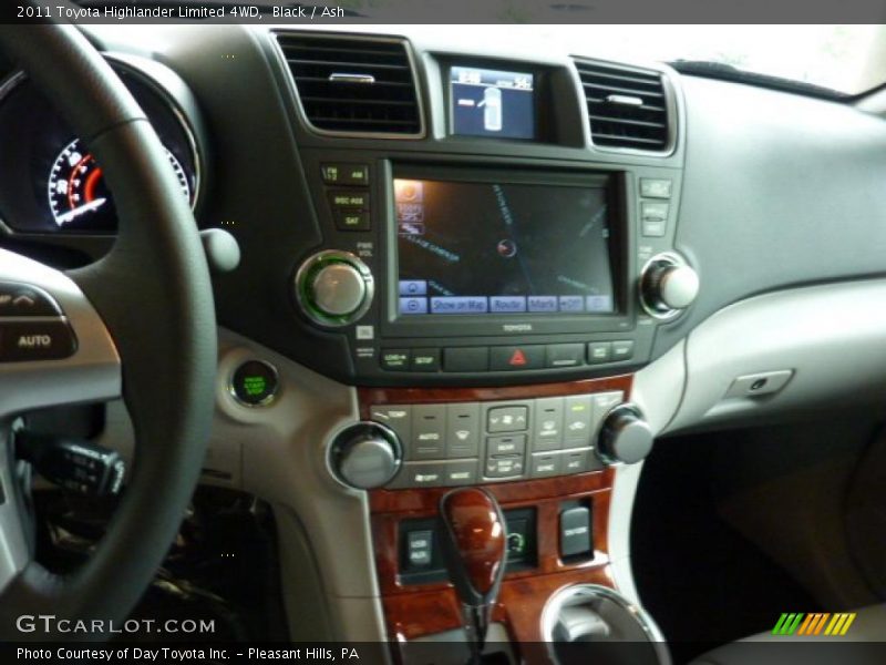 Black / Ash 2011 Toyota Highlander Limited 4WD