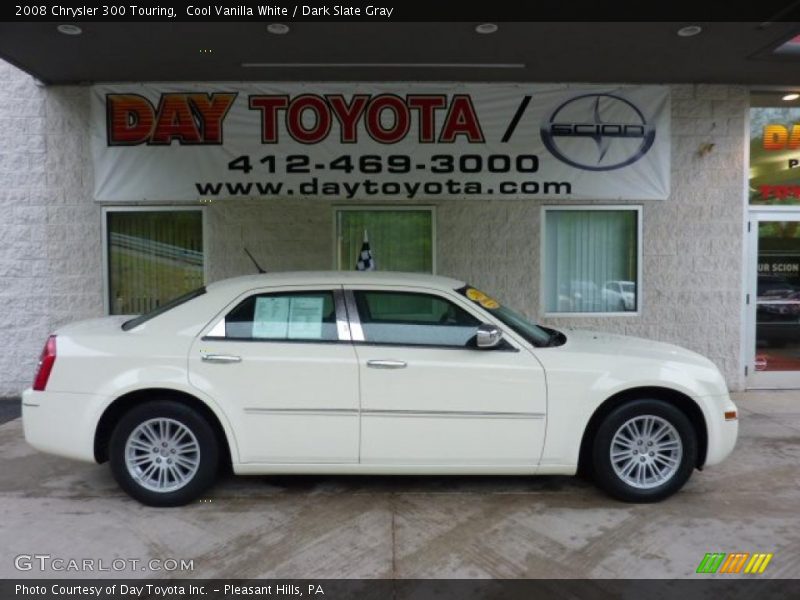 Cool Vanilla White / Dark Slate Gray 2008 Chrysler 300 Touring