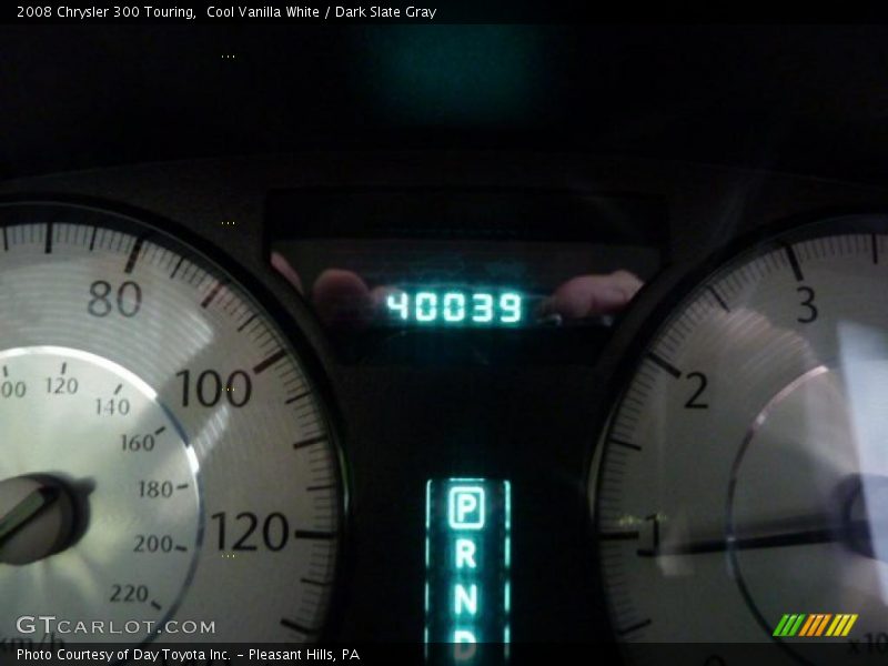 Cool Vanilla White / Dark Slate Gray 2008 Chrysler 300 Touring
