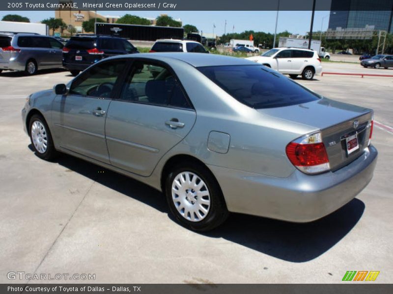 Mineral Green Opalescent / Gray 2005 Toyota Camry XLE