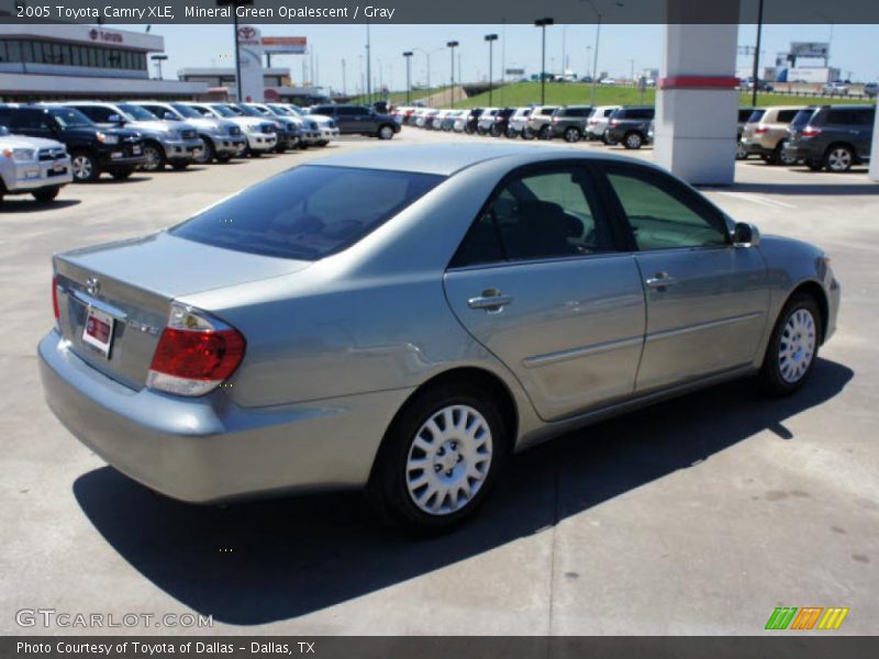 Mineral Green Opalescent / Gray 2005 Toyota Camry XLE