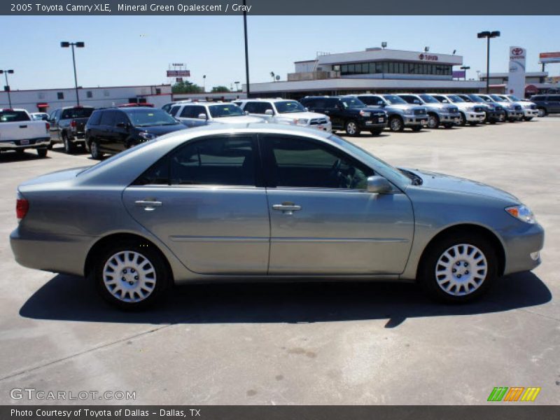 Mineral Green Opalescent / Gray 2005 Toyota Camry XLE