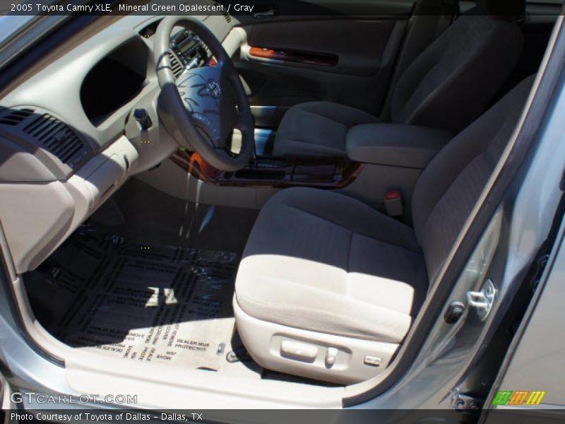 Mineral Green Opalescent / Gray 2005 Toyota Camry XLE