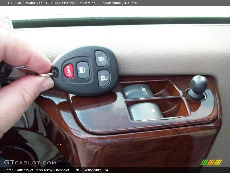 Summit White / Neutral 2010 GMC Savana Van LT 1500 Passenger Conversion