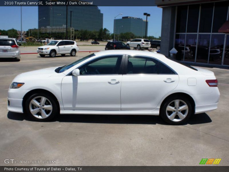 Super White / Dark Charcoal 2010 Toyota Camry SE