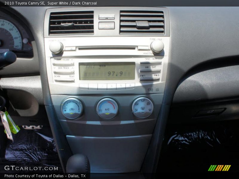 Super White / Dark Charcoal 2010 Toyota Camry SE