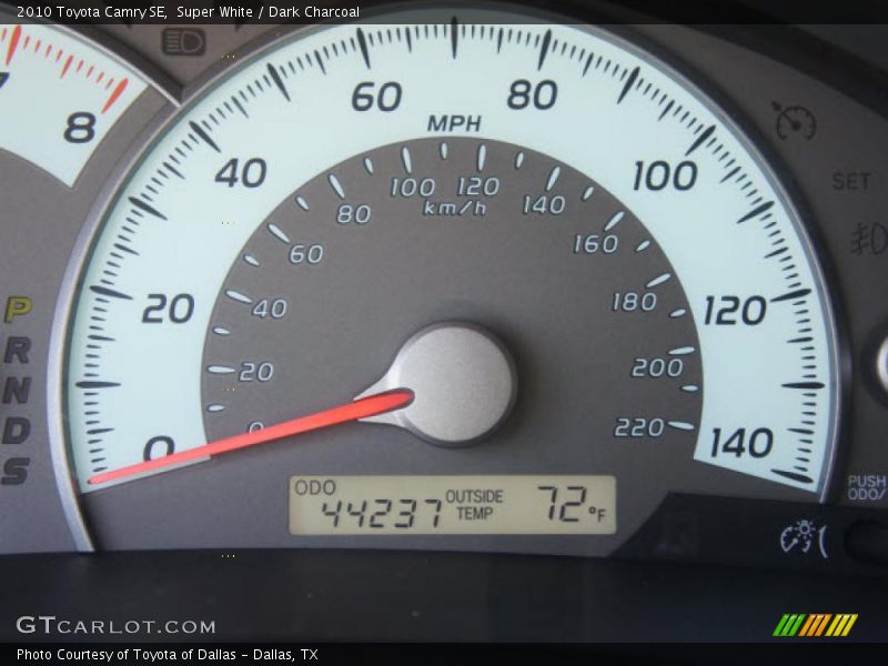 Super White / Dark Charcoal 2010 Toyota Camry SE