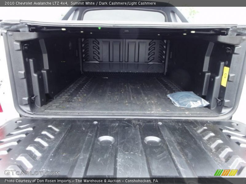 Summit White / Dark Cashmere/Light Cashmere 2010 Chevrolet Avalanche LTZ 4x4