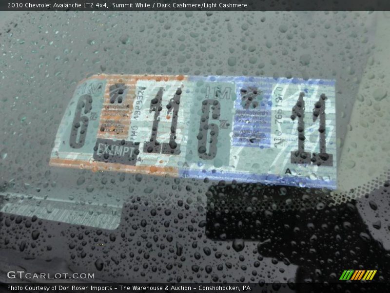 Summit White / Dark Cashmere/Light Cashmere 2010 Chevrolet Avalanche LTZ 4x4