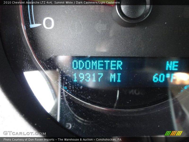 Summit White / Dark Cashmere/Light Cashmere 2010 Chevrolet Avalanche LTZ 4x4
