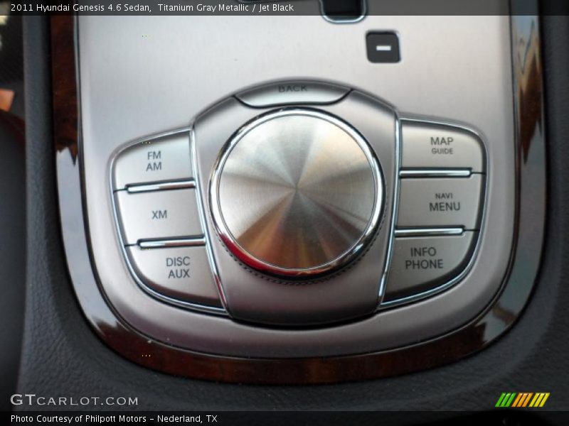 Controls of 2011 Genesis 4.6 Sedan