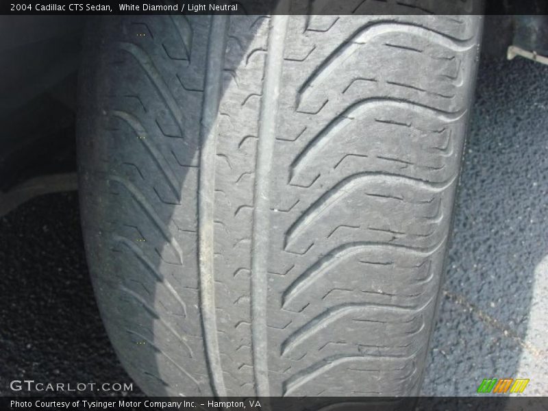 White Diamond / Light Neutral 2004 Cadillac CTS Sedan