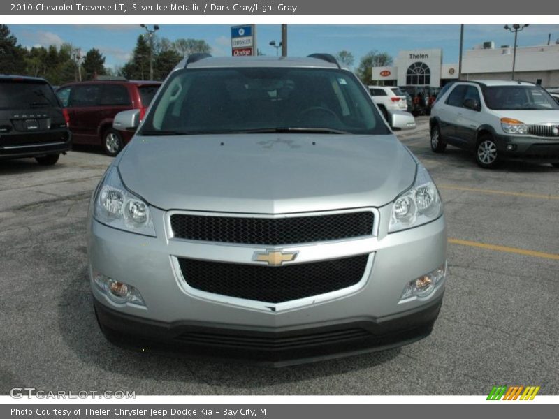 Silver Ice Metallic / Dark Gray/Light Gray 2010 Chevrolet Traverse LT
