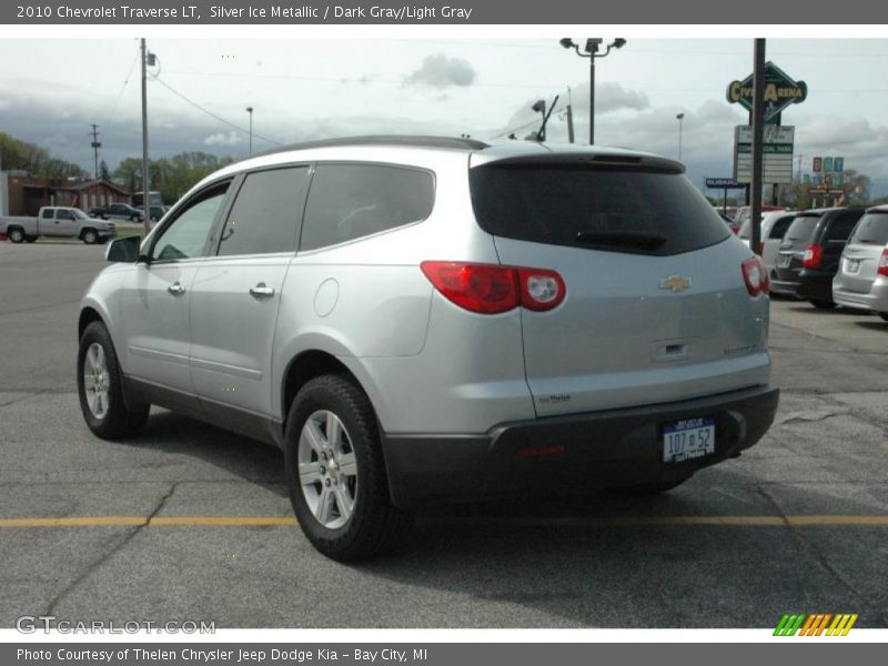 Silver Ice Metallic / Dark Gray/Light Gray 2010 Chevrolet Traverse LT