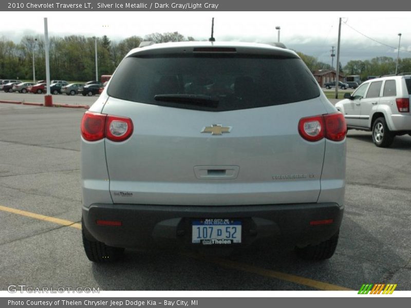 Silver Ice Metallic / Dark Gray/Light Gray 2010 Chevrolet Traverse LT