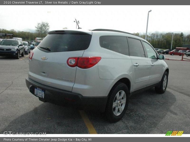 Silver Ice Metallic / Dark Gray/Light Gray 2010 Chevrolet Traverse LT
