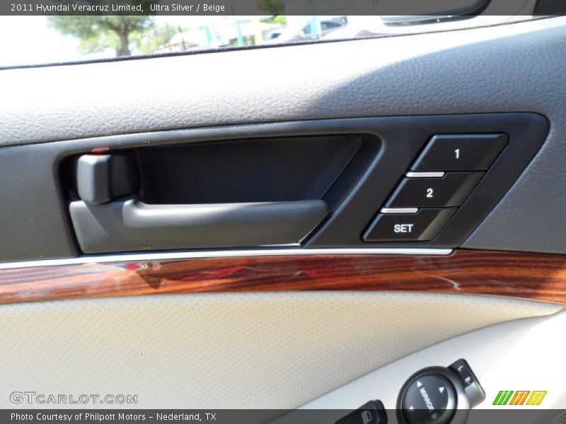 Ultra Silver / Beige 2011 Hyundai Veracruz Limited