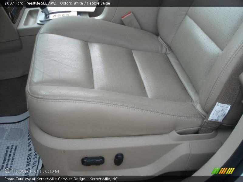 Oxford White / Pebble Beige 2007 Ford Freestyle SEL AWD