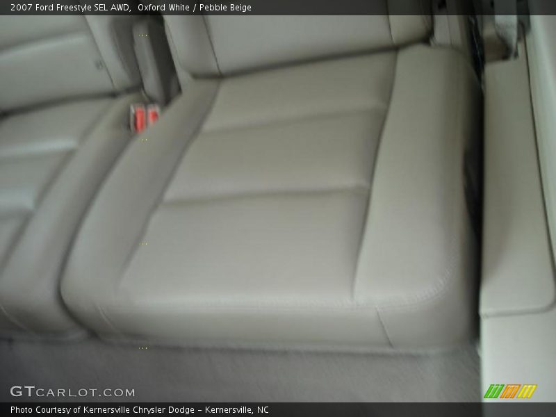 Oxford White / Pebble Beige 2007 Ford Freestyle SEL AWD